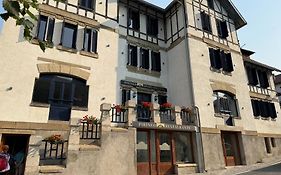 Apartamentos Pirineo